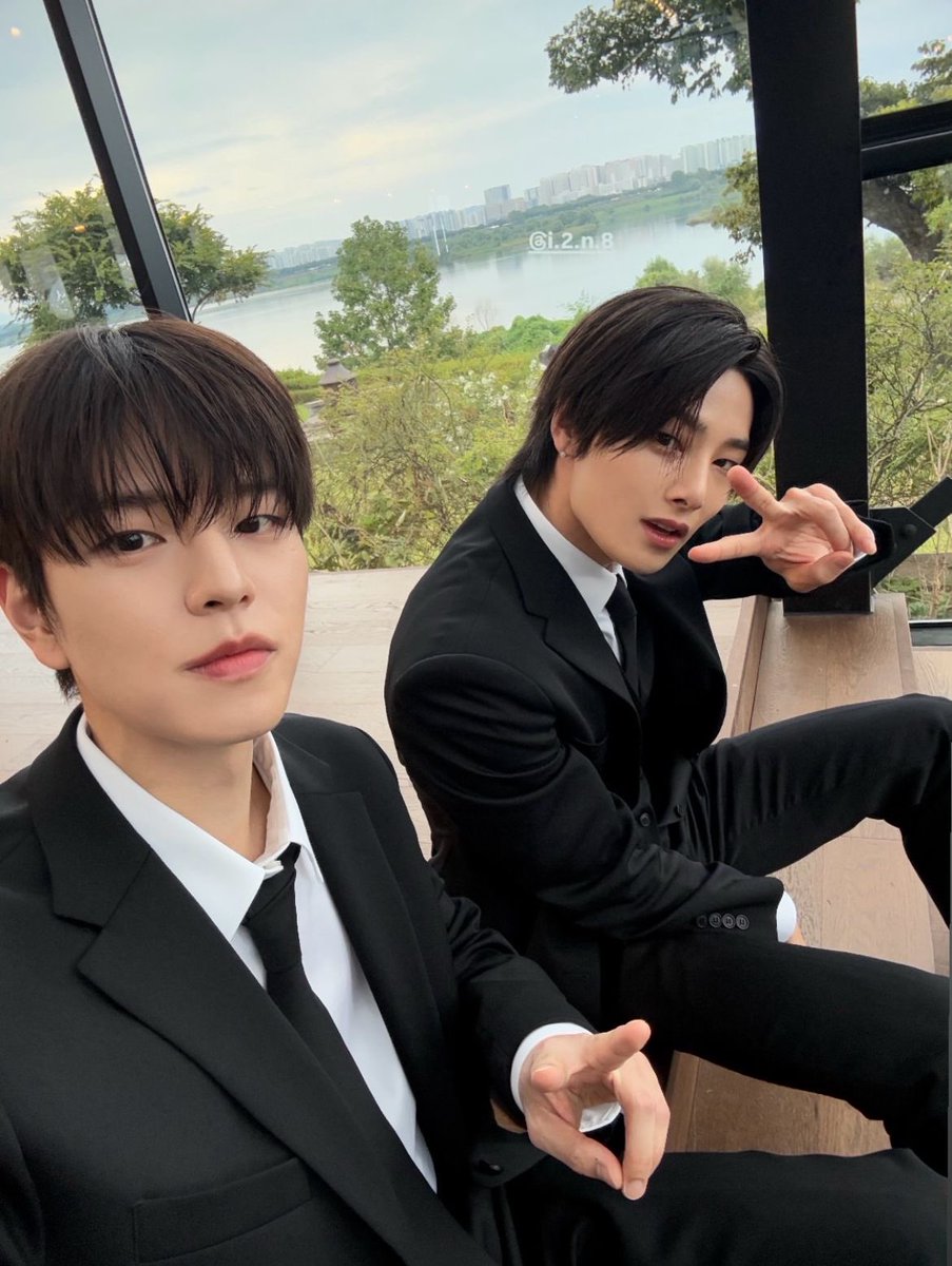 musttbeluv's tweet image. my personality guide + my bias(es) ✨