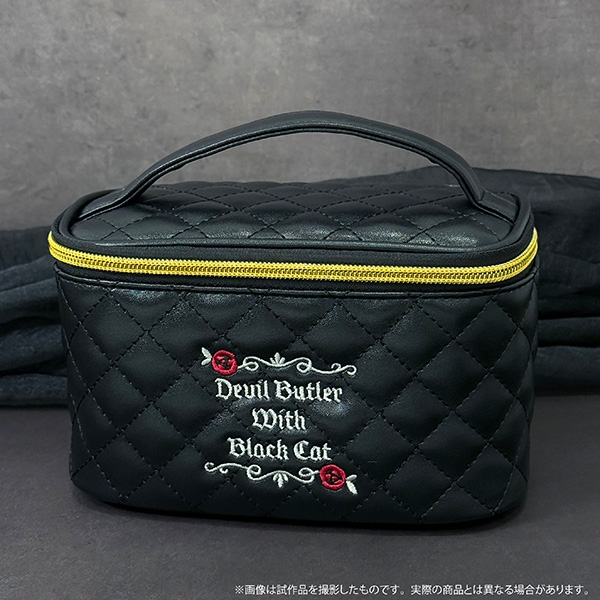 ハンドメイド　バニティポーチ　持ち手付き大きめポーチ　苺×整列ねこアップリケ アニメイトオンラインで予約開始！ 悪魔執事と黒い猫 バニティポーチ