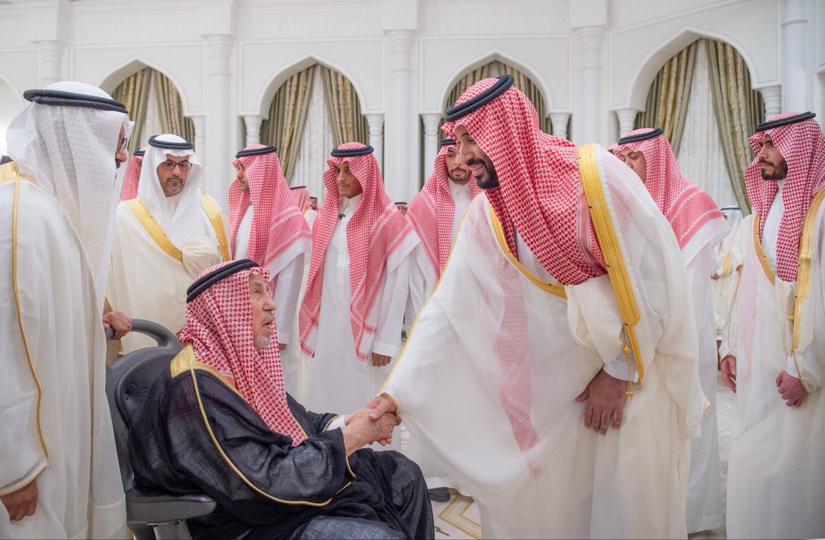 saleh_alamdy's tweet image. إذا رأيت (سموه) يكثر من الصور مع المصاحف والمساجد، فاعلم أن هناك (تسريبات) جديدة من جزيرة إبستين في الطريق!

القاعدة السعودية الجديدة: 'صورة مع خطاط المصحف تمحو فضيحة قاصرة في مانهاتن'.