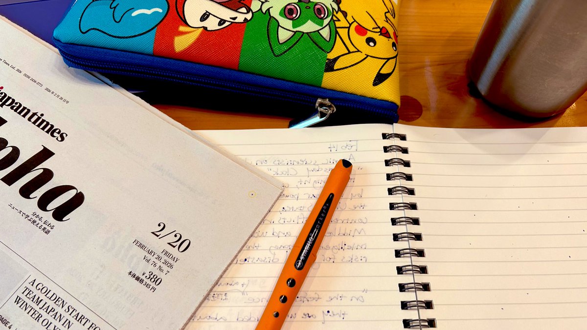 shellie_choco's tweet photo. おはようございます🌞
Alphaを読んで
気になる記事を書き留める🗒️
パソコンにノートアプリも入れましたが、結局書いて、書いたものをペラペラめくって見ています。紙とペンよき🖋️

連休はヒプムビを観に行きます🎬🩶
#英語学習
#今日の積み上げ https://t.co/aGT4oBFQAw
