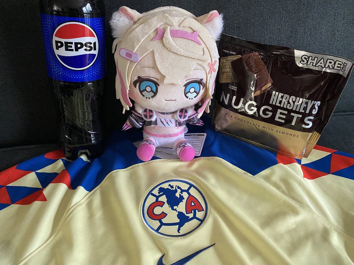 Me and Mococo are ready for tonight’s Club America game! Vamos Aguilas! BAU BAU 🩵💛🩷