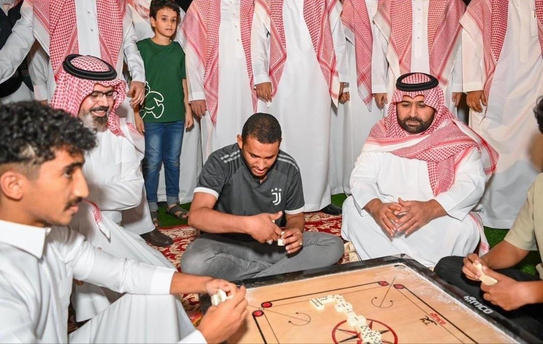 hussainkolipy's tweet photo. #جازان_الان 
في هذه اللقطة تتجسد قيادة قريبة من الناس https://t.co/2moUKdgSJE
