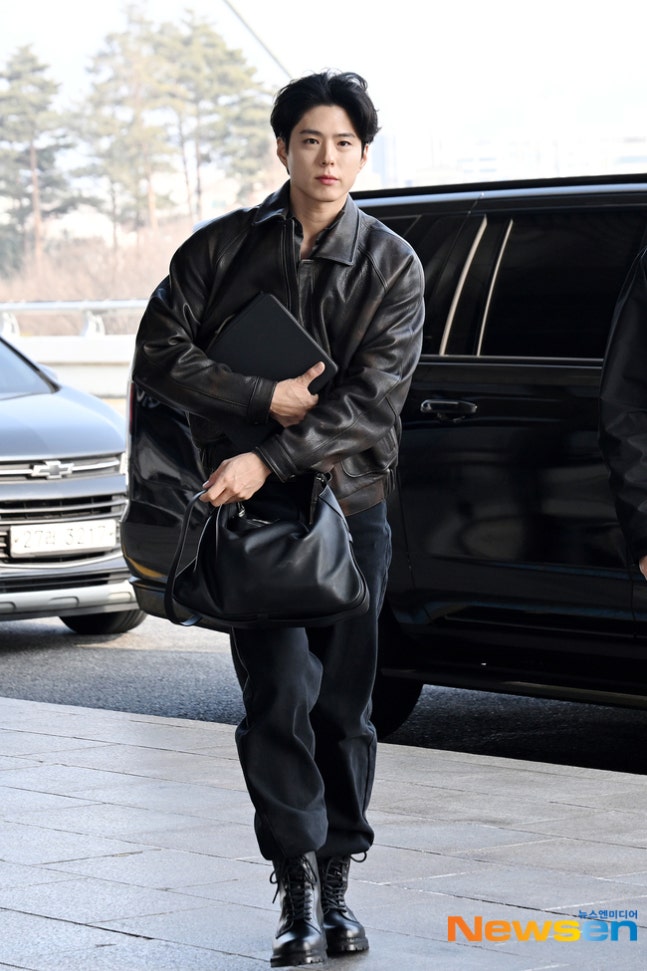 PHOTO】パク・ボゴム、ファンサイン会のため日本へ！爽やかな笑顔で