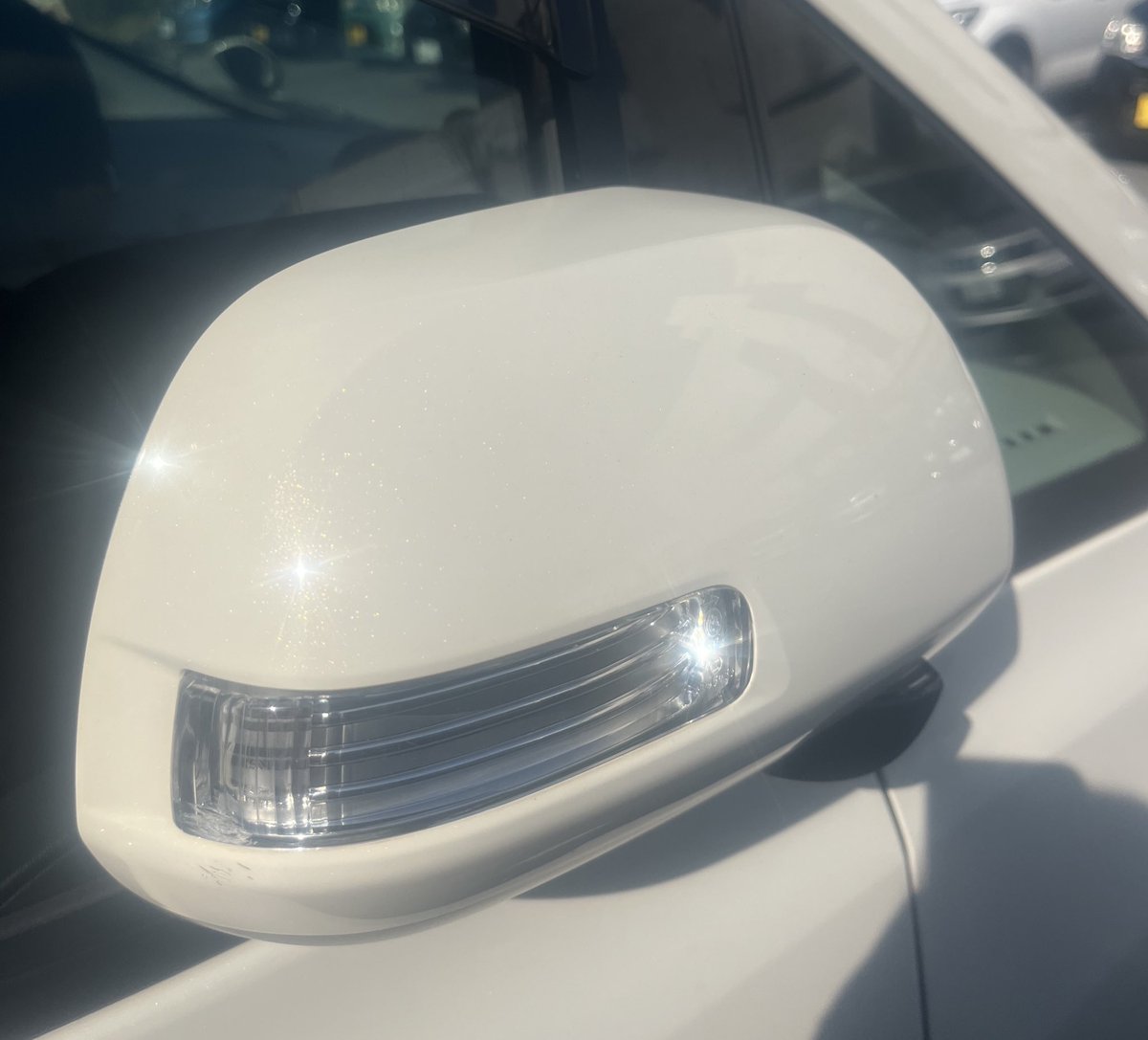 特に何があった訳ではないが

つぶやきたくなった・・・。

ミラーは車を駐車したらたたもうぜッ

せめてボタンでたためる車はやるべき

買い物で両手ふさがってる時に

出てるミラー避けながら歩くの大変さぁ

ボタンあるのにたたまないヤツは
思いやりがないので友達しませんw