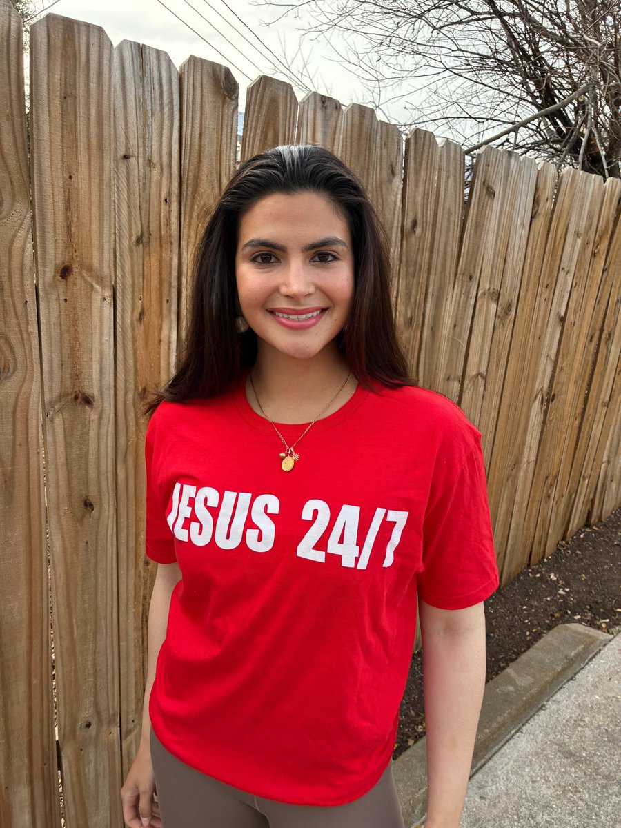 Valentina Gomez tweet media