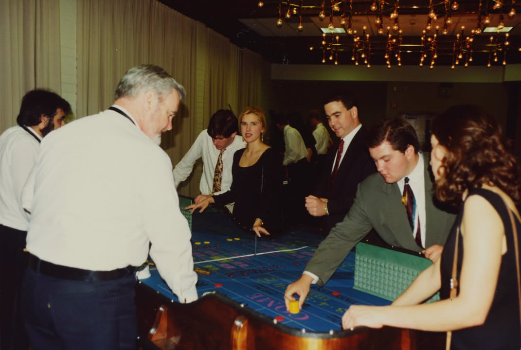 GaelAlumni's tweet photo. Casino Night returned in style! 🎰 Last weekend, students rolled the dice with the revival of a classic Saint Mary's tradition. Roulette and blackjack drew big crowds, while a roving magician amazed students with illusions. We’re glad to see this favorite event back at SMC!🃏 https://t.co/8h7kHaRDgf
