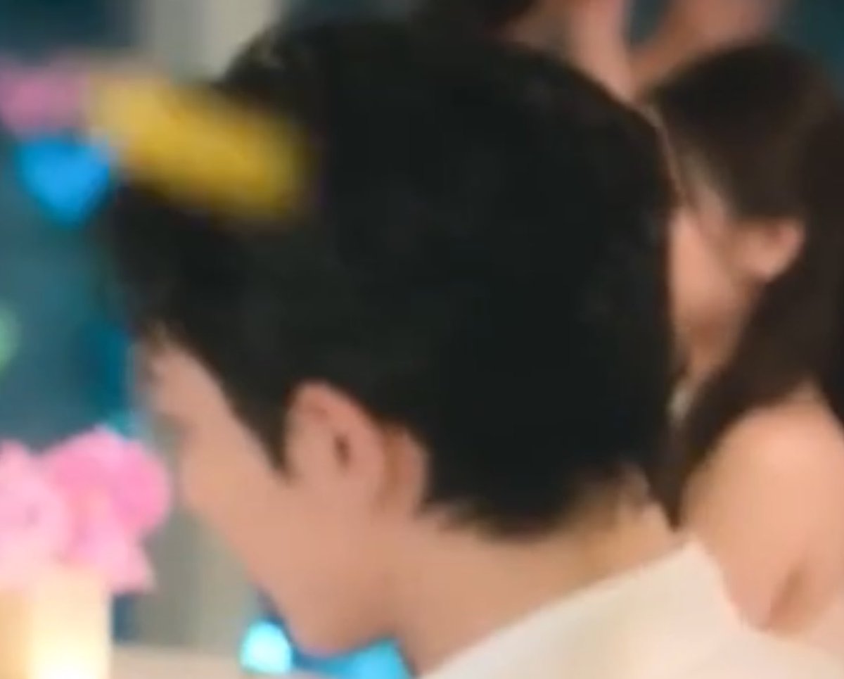 THIS IS GD, ISN’T HE????? 
I CAN FEEL IT ㅅㅂ 
they do it on purpose, they want to give us a BIIIG surprise 

Ps: if soohyuk here so probably jiyoung is here too AHAHHAHAHAHA
#boyfriend_on_demand #GDRAGON #BIGBANG #netflix