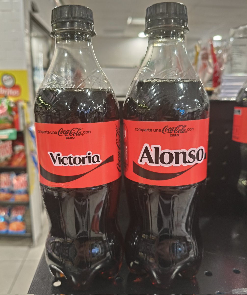 Sólo quedaban 2 nombres y mirad cuales eran. 

Le he gritado "miénteme más" al vendedor del Seven Eleven