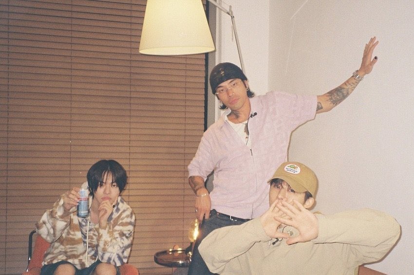 pawag's tweet image. Miss you family 131 ..... 
Miss you hyung and maknae line... 
Miss you BDO.... 

see them together, hanging out together, and having free time again, miss you;( 🌸🤍