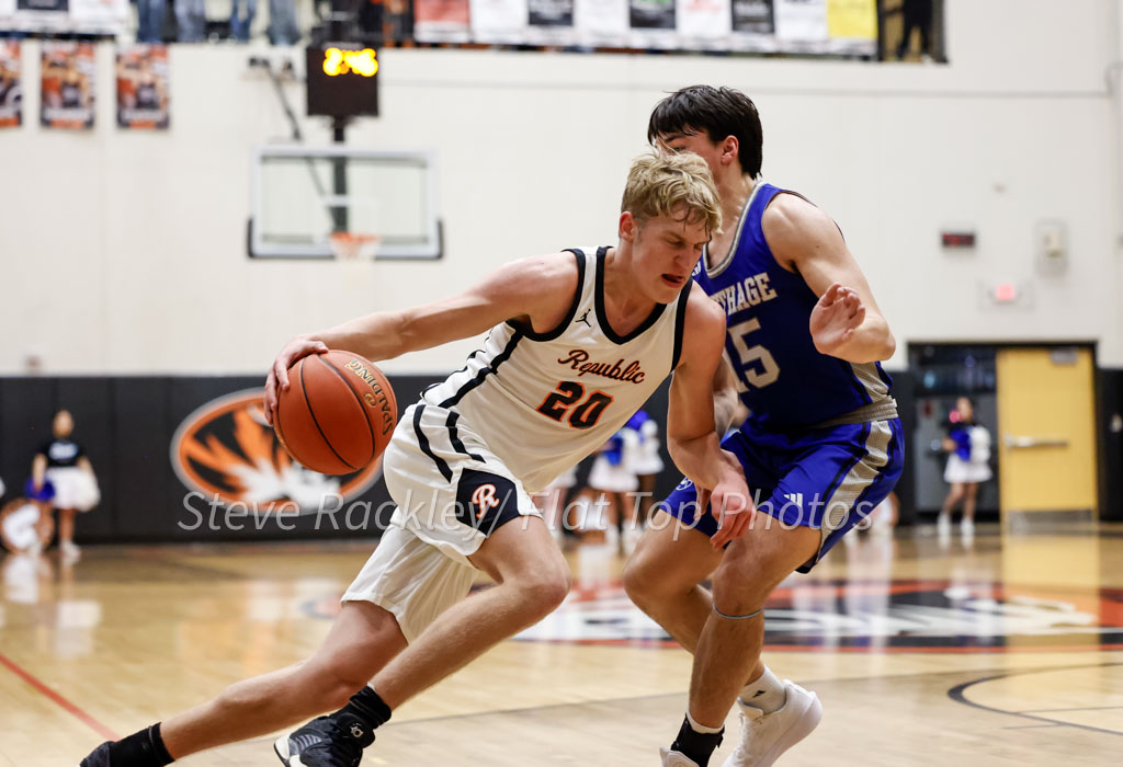Republic Varsity boys (43) hosted Carthage (27) on 02-19-26. To view the full gallery of photos, please go to my.photoday.com/gallery/republ…