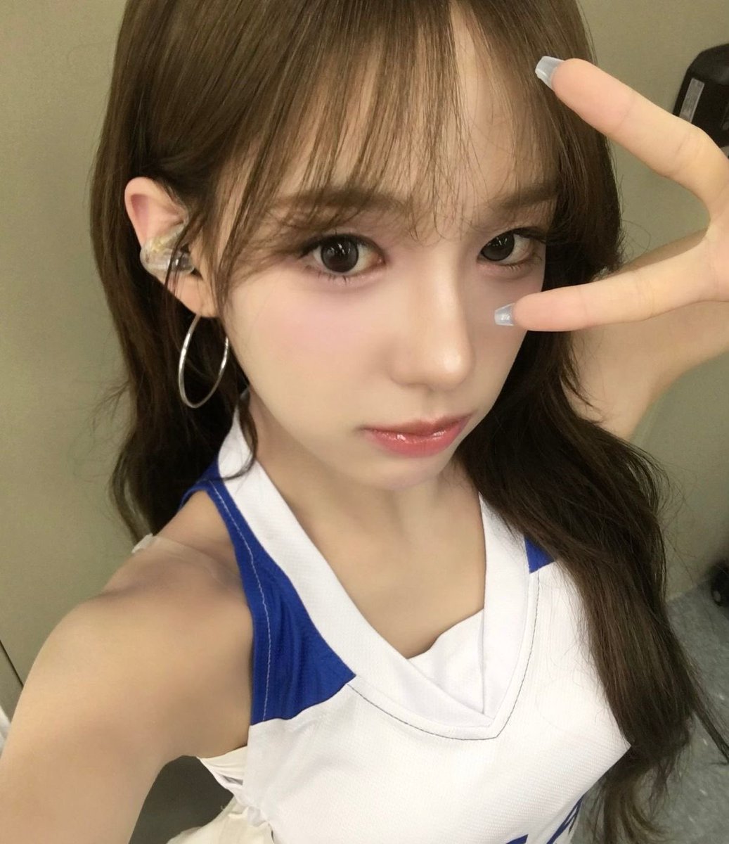 lomi robux tweet media