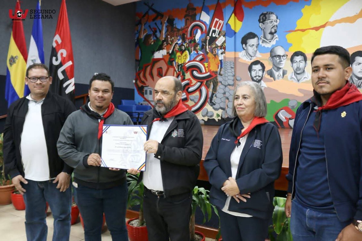 La militancia sandinista de la UV Segundo Lezama de la UNAN-Managua reafirmó su compromiso con el legado antiimperialista del General Augusto C. Sandino mediante la conferencia: "Sandino vive" impartida por el doctor Luis Alfredo Lobato Blanco. 

#SomosUNAN
#ManaguaSandinista