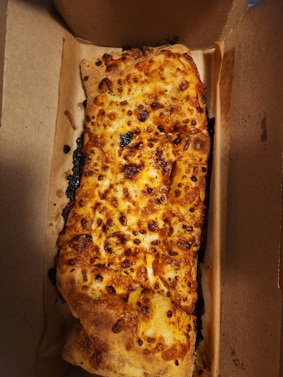 SepNimby's tweet photo. @dominos you have todo better! Supposed to be a medum hawiian pizza and bacon jalipeno bread sticks. Now i have to wait ANOTHER 25 minutes for the remake of it? https://t.co/ypNxEbu59g