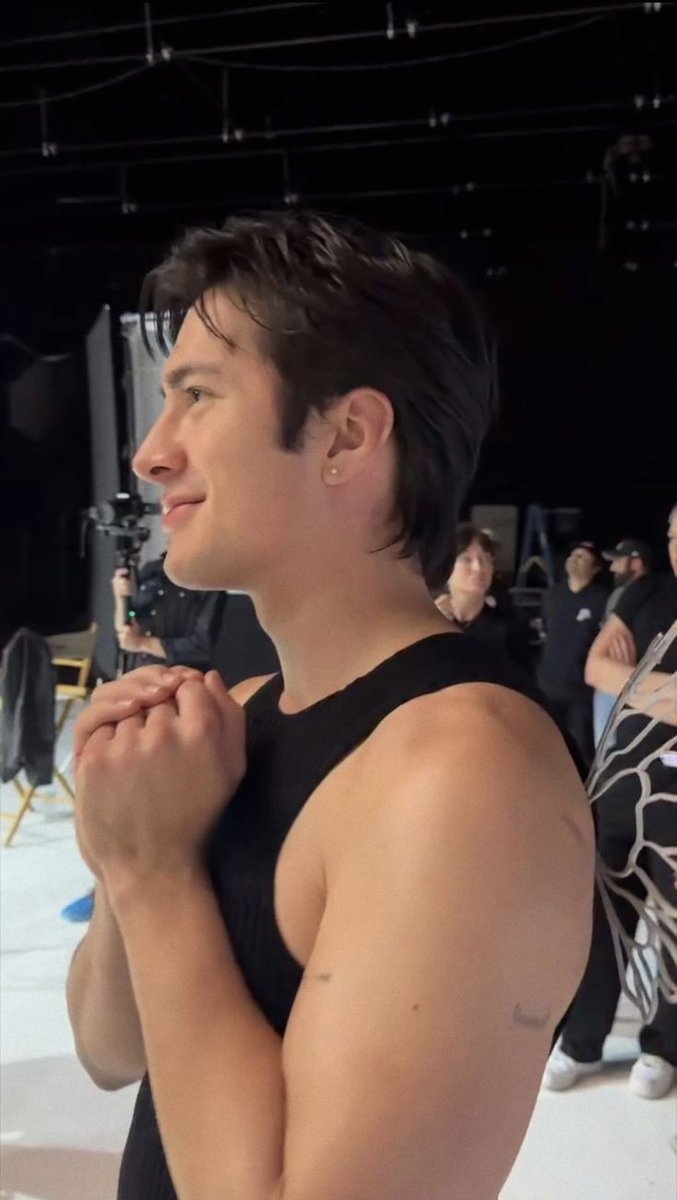 como lo vas a mirar así boludo disimula un toque