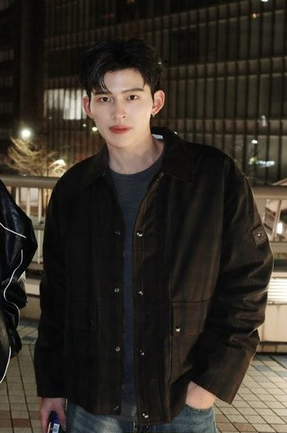 cullenjungdann's tweet photo. ไหนว่านอนห้องเดี่ยวไงฟระ ทำไมตู้เสื้อผ้าเดียวกัน 🫢🤭 https://t.co/iV7mkQs5Om