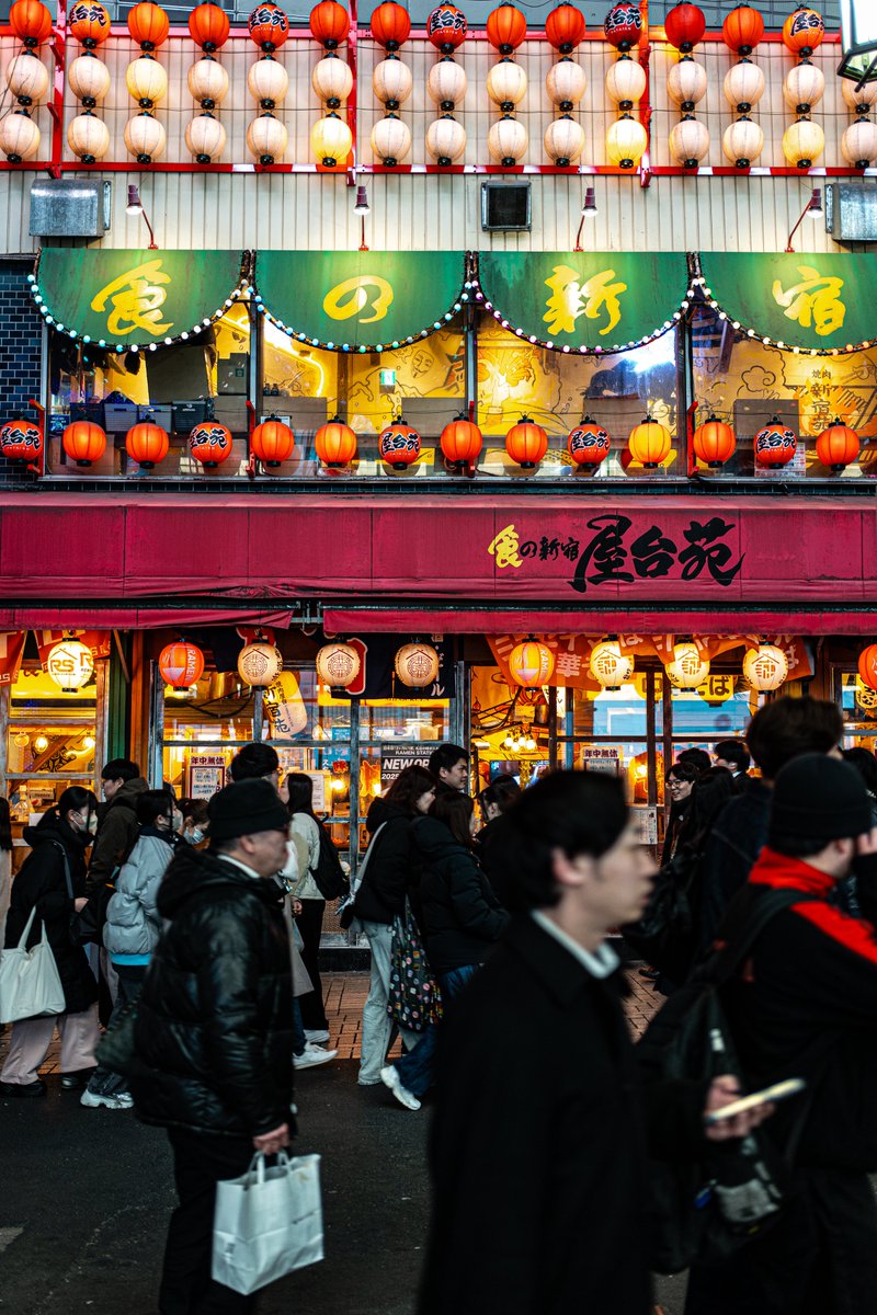 EitoCamera's tweet image. Their life in Shinjuku