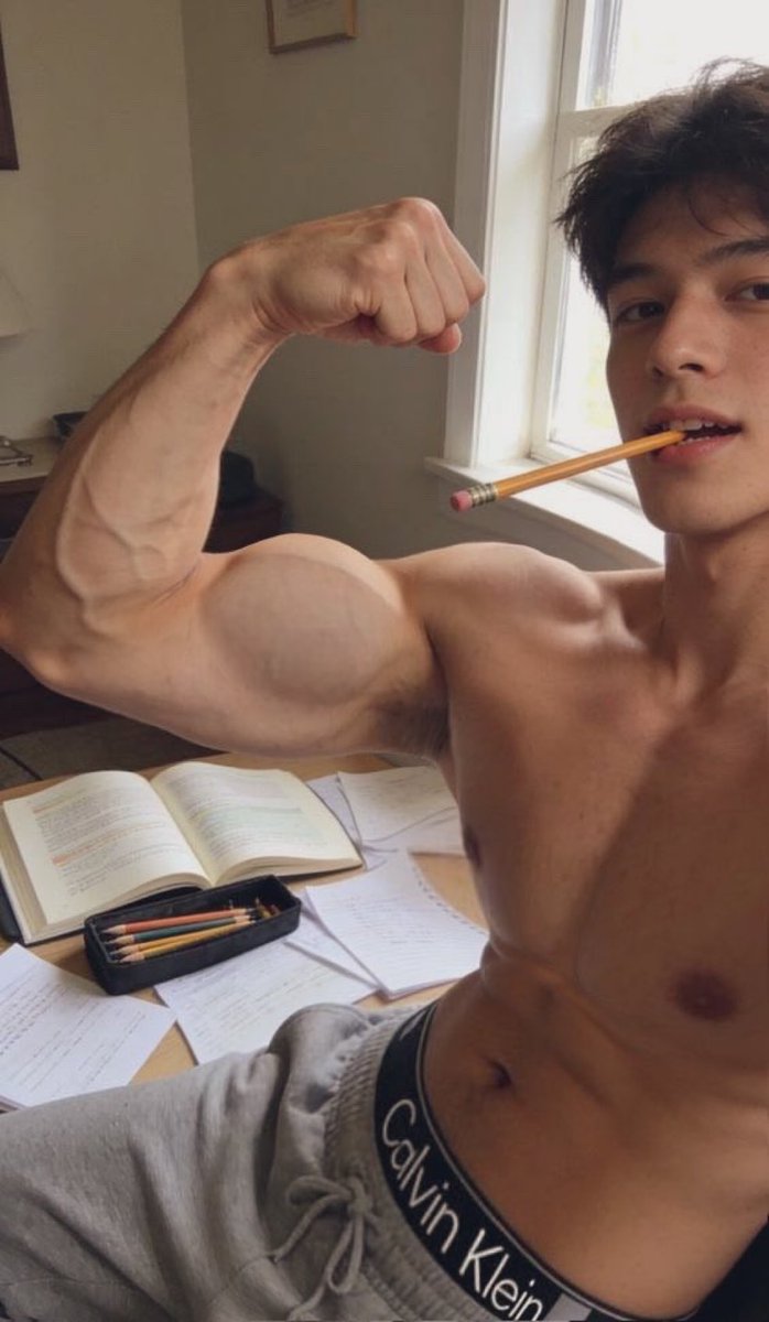 Max Eros 🔞 (@smalisecret) on Twitter photo 