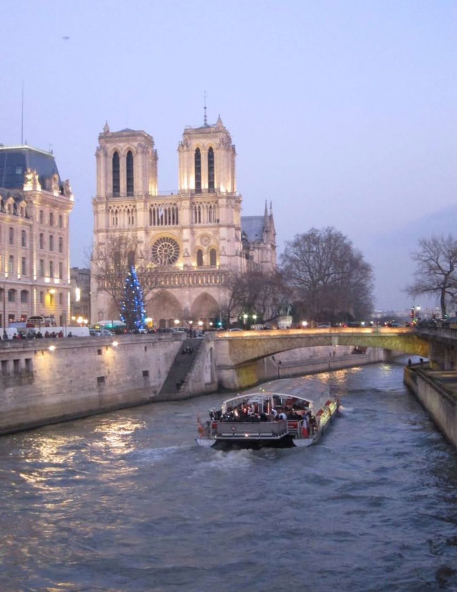 LindFritz's tweet photo. Notre-Dame, Paris https://t.co/cDLaQklvR0