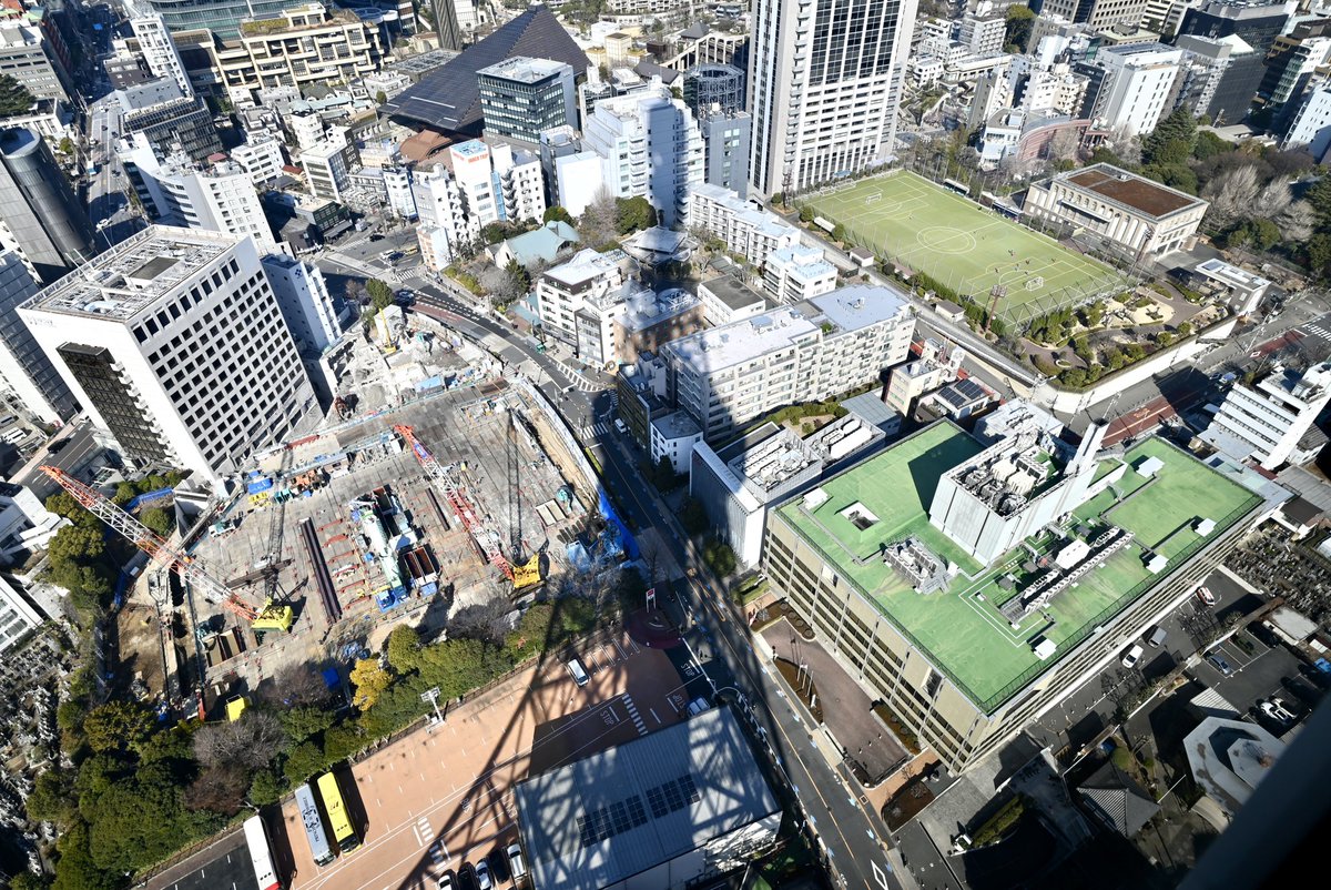 今日の東京タワー。
今夜「FM EVA 30.0」×「東京タワー」 エヴァンゲリオン初号機カラーライトアップが点灯する東京タワーはステッカーが貰えたりデジタルフォトスポットがあったりBGMもエヴァでエヴァエヴァしてます。