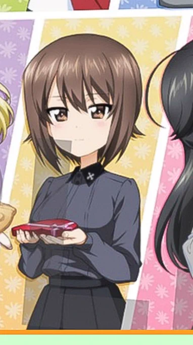 奇しくも同じチョコ持ってるからエリカがまほ隊長にチョコ渡したと妄想するとニヤけちゃう