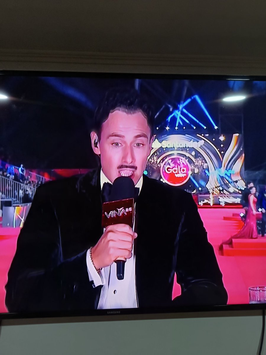 Que onda Marocchino, parece una caricatura, se ve horrible#GalaViña2026