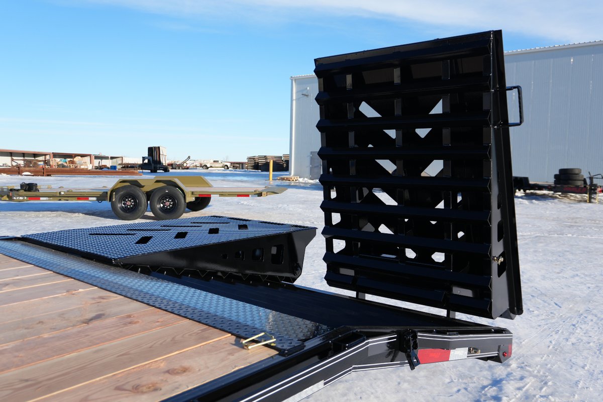 DA_Trailers's tweet image. This 32' HB208 is loaded up with CONQUR Ramps, 2 10K Lippert Axles, and a 36" Side Toolbox. 🔥

What more do you need? 

#doubleatrailers #deckover #bumprepull #highboy #builttough