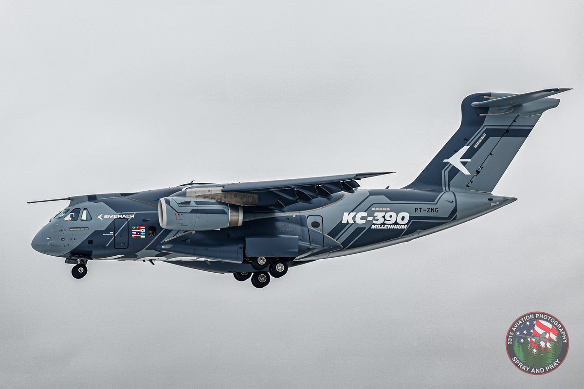3315Aviation's tweet image. The @embraer C-390 Millenium made a pit stop at @FlyBGR today. #planespotting