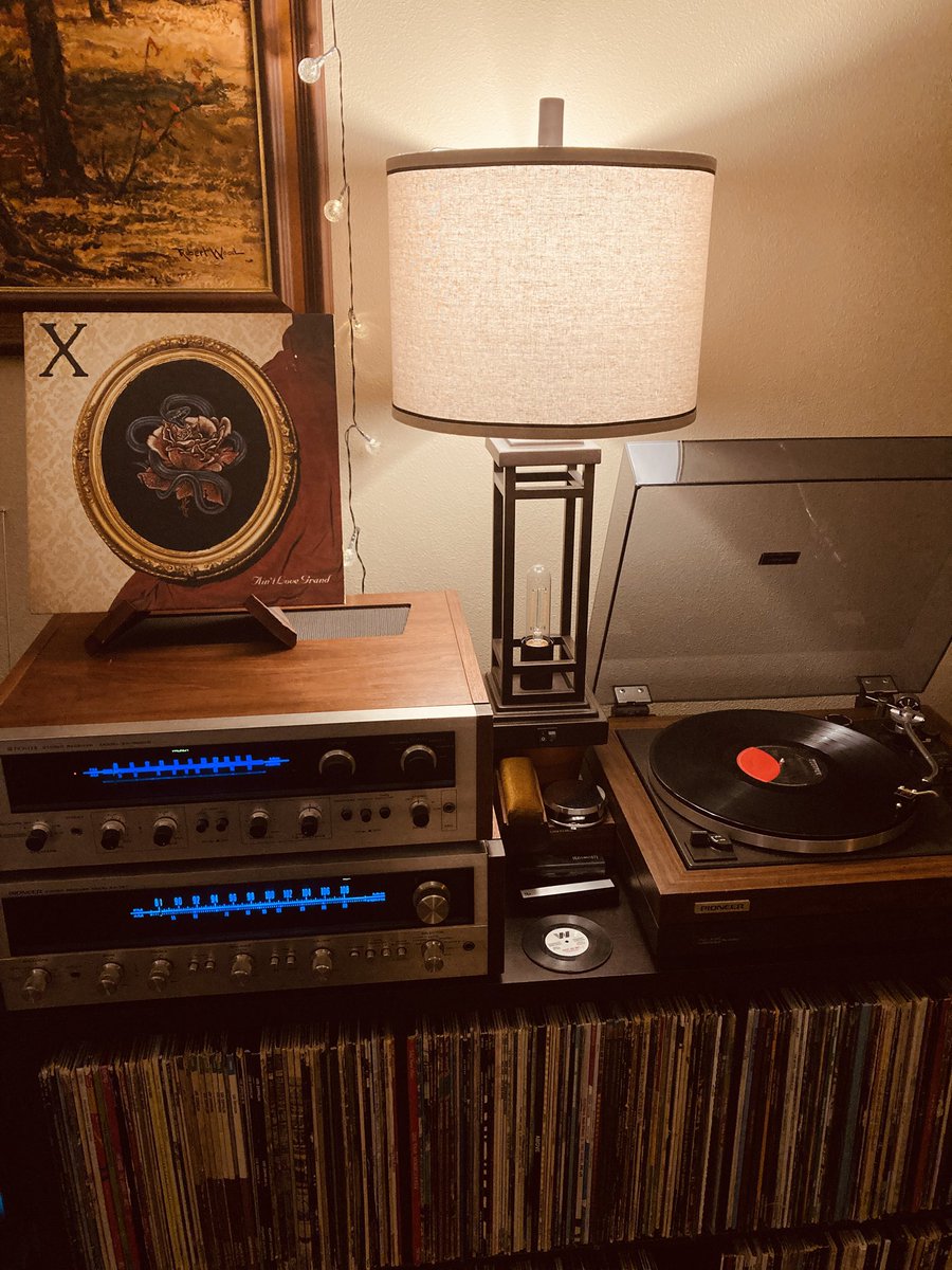 X - Ain’t Love Grand

Elektra - E1-60430

Happy Birthday Billy Zoom 🎂