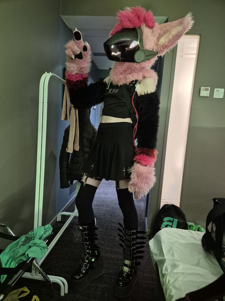 The picture points to a gay person.
#NFC2026