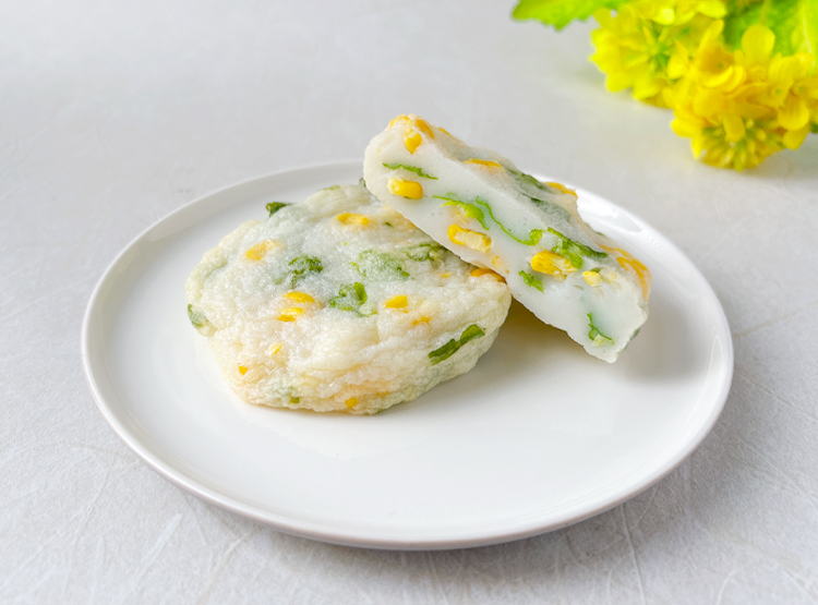 こんにちは。今日から三連休という方も多いのではないでしょうか☺️
春らしい暖かさでおでかけ日和✨
花粉🌲や黄砂に気を付けつつ ぜひおでかけの際には お近くの大寅各店にもお立ち寄りくださいね😊

さて今日のお写真📸は 春らしい彩りが目にもおいしい「菜の花コーン天」！