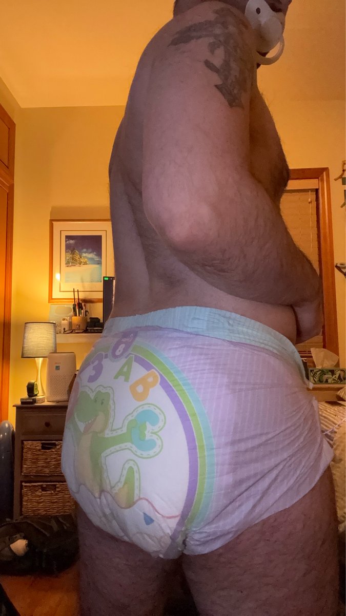 LilDiaperBro tweet media