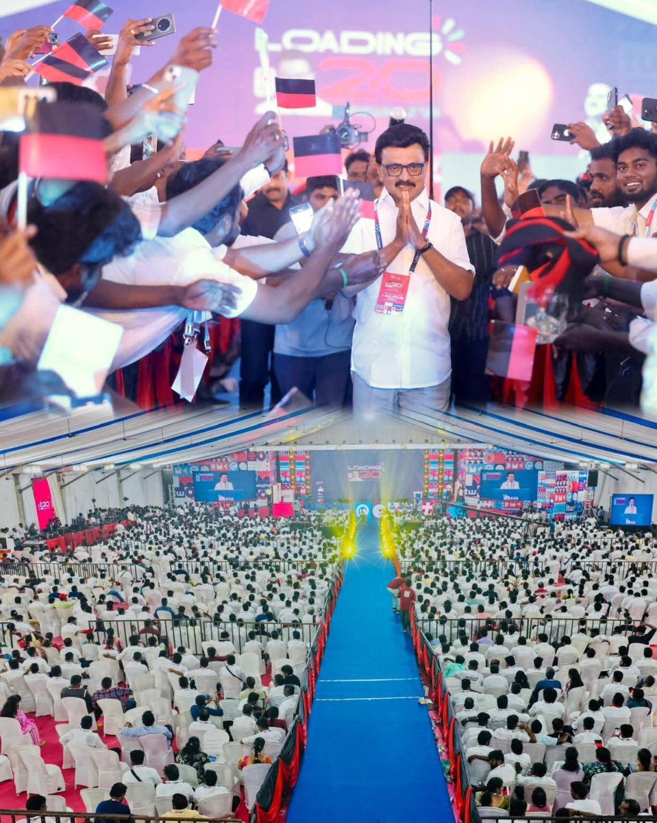 vicky_virat17's tweet image. LOADING 2.0: Offline, Online என இரண்டிலும் கழகத்தின் இருவண்ணக் கொடிதான் பறக்க வேண்டும்! @mkstalin
 ⬛🟥 @SalemRRajendran
சேலம் மத்திய மாவட்ட @DMKITwing சார்பாக #Loading2Point0  நிகழ்வில் மாவட்டத் துணை, தொகுதி ஒருங்கிணைப்பாளர்கள் தன்னார்வலர்கள் பங்கேற்றபோது@Udhaystalin @TRBRajaa