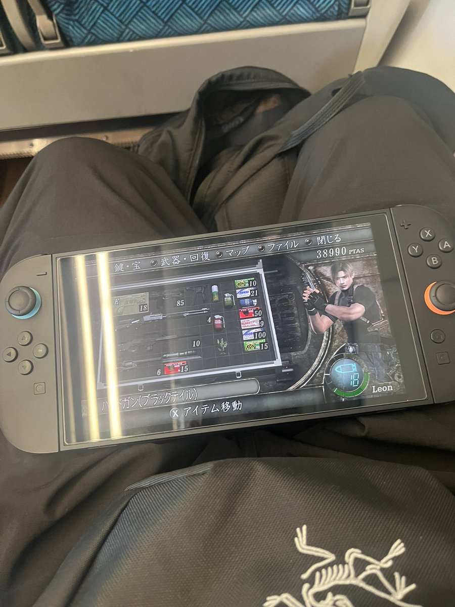 あきお tweet media