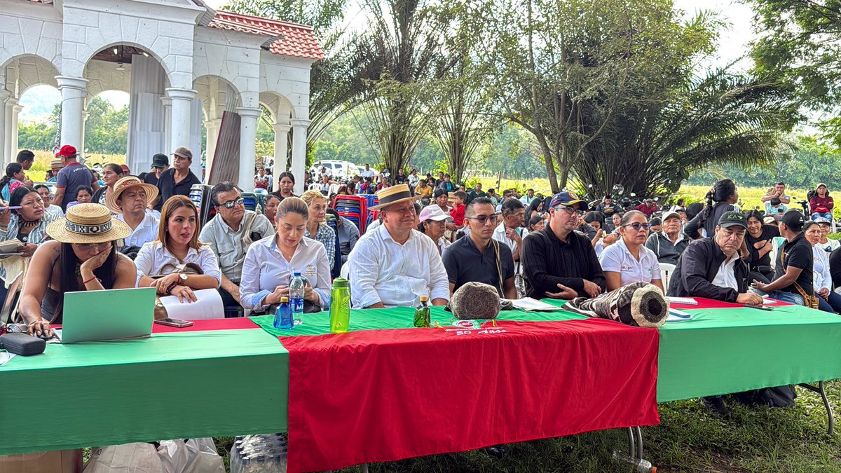 GiovaniYule's tweet image. En #Caloto, #Cauca, nos encontramos con las autoridades, líderes y mayores del Resguardo Indígena Páez de Huellas para conversar sobre la implementación de la medida cautelar y las iniciativas de soberanía y seguridad alimentaria, escuchar al territorio siempre será el primer