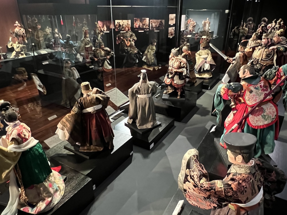 本日午後10時からの「新美の巨人たち」（テレビ東京）で川本喜八郎が紹介されます。アニメーション作家、人形美術家として生き、遺した数多くの美術を多くの方に知っていただきたいと思います。どうぞよろしくお願いいたします。（写真は飯田市川本喜八郎人形美術館）
tv-tokyo.co.jp/kyojin/