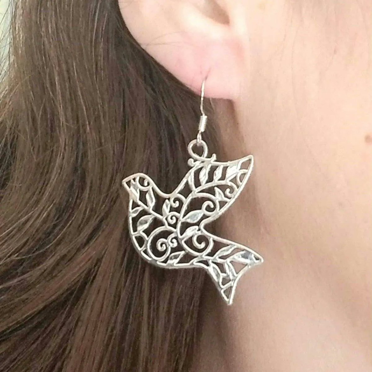 TrendingNowGift's tweet image. Large Silver Filigree Dove Dangle Earrings #jewelry #earrings #dove #doves #Peace #PeaceAndLove #spiritual #handmadejewelry #handmadeearrings

 etsy.me/3WapuOl via @Etsy