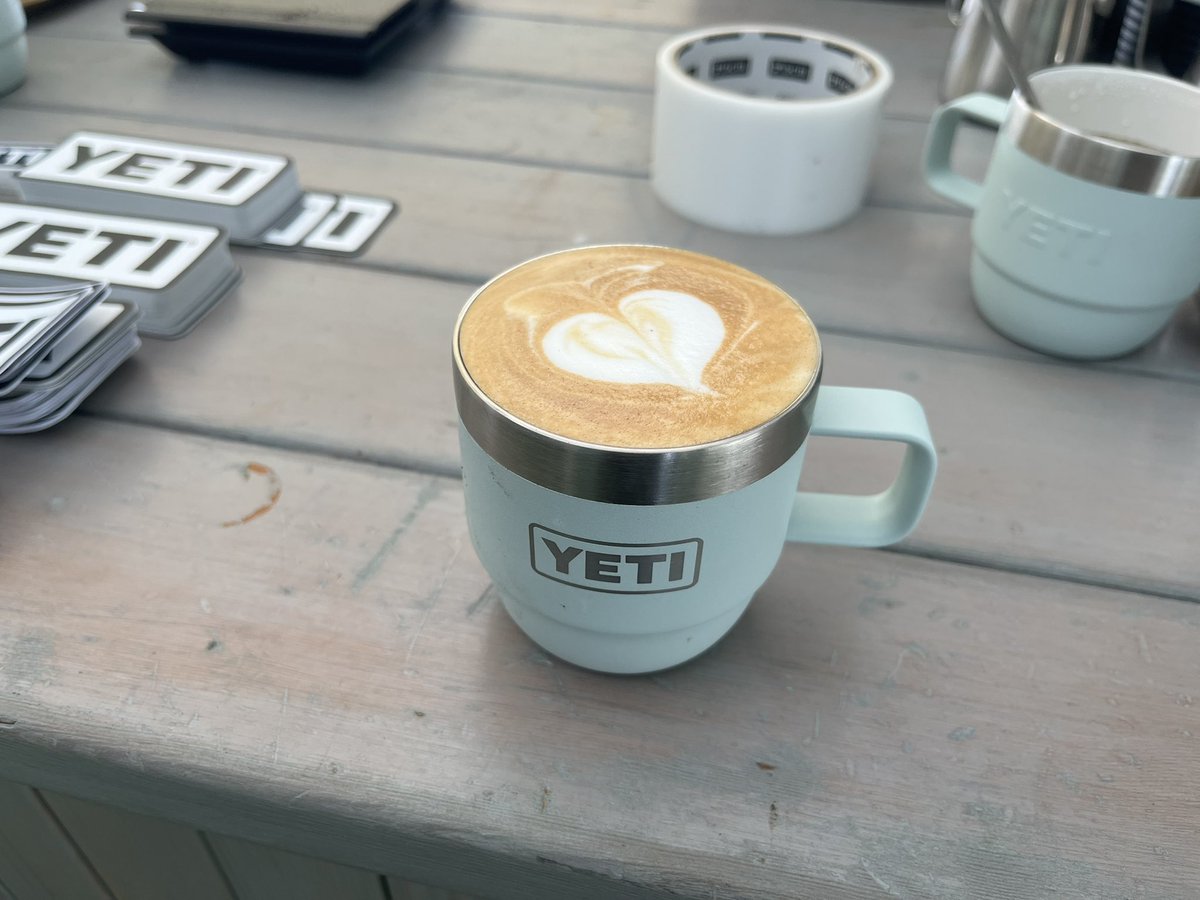 NinjaSnowLand's tweet photo. 本日21日〜23日の3日間、森カフェ2階で、YETI CAFEがオープン‼️
Myoko coffeeが無料で飲めます！
現地カフェでSNSフォローでオリジナルステッカーもプレゼント‼️是非ご来場お待ちしております。 https://t.co/w5YBSO3On3
