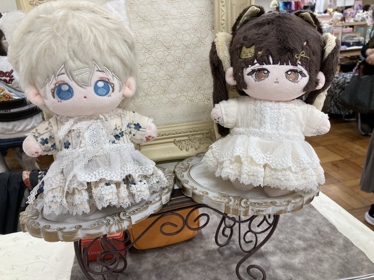 設営完了しました！クリーム、桜柄、グリーンワンピース各２です…少なくてすみません…G01,02です