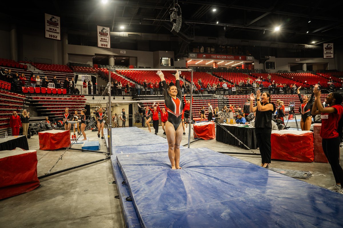 Frames after rotation 2️⃣📸 

#FeelinRowdy x #NCAAGym