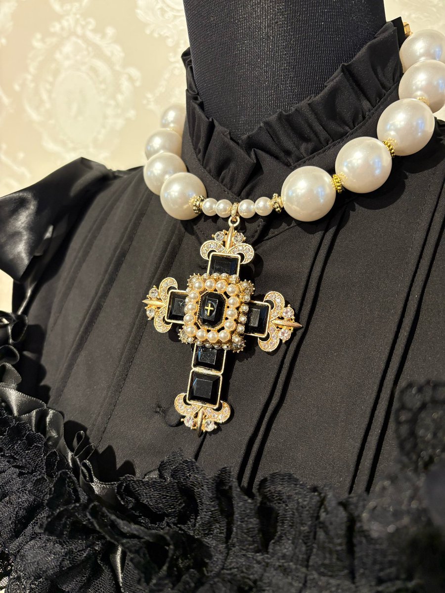 ヘアクリップと安全ピン付きコサージュ🥀頭ものとしてもお使いいただけ