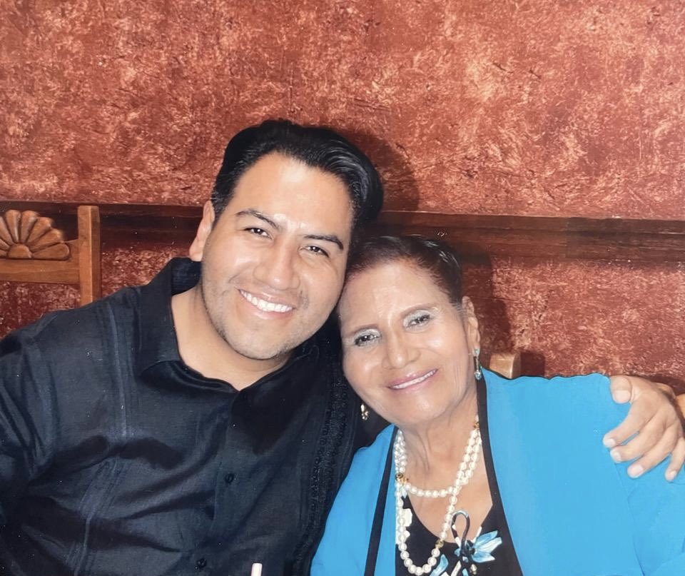 Mi amada Naty, ya estás con mi papá Óscar y mi hermana Rosy. Te encuentras con Dios, gracias por todo tu ejemplo, por tu fortaleza y entereza para sacar adelante a toda tu familia. Te recordaré con la sonrisa alegre que siempre te caracterizó y me quedo con todos los buenos