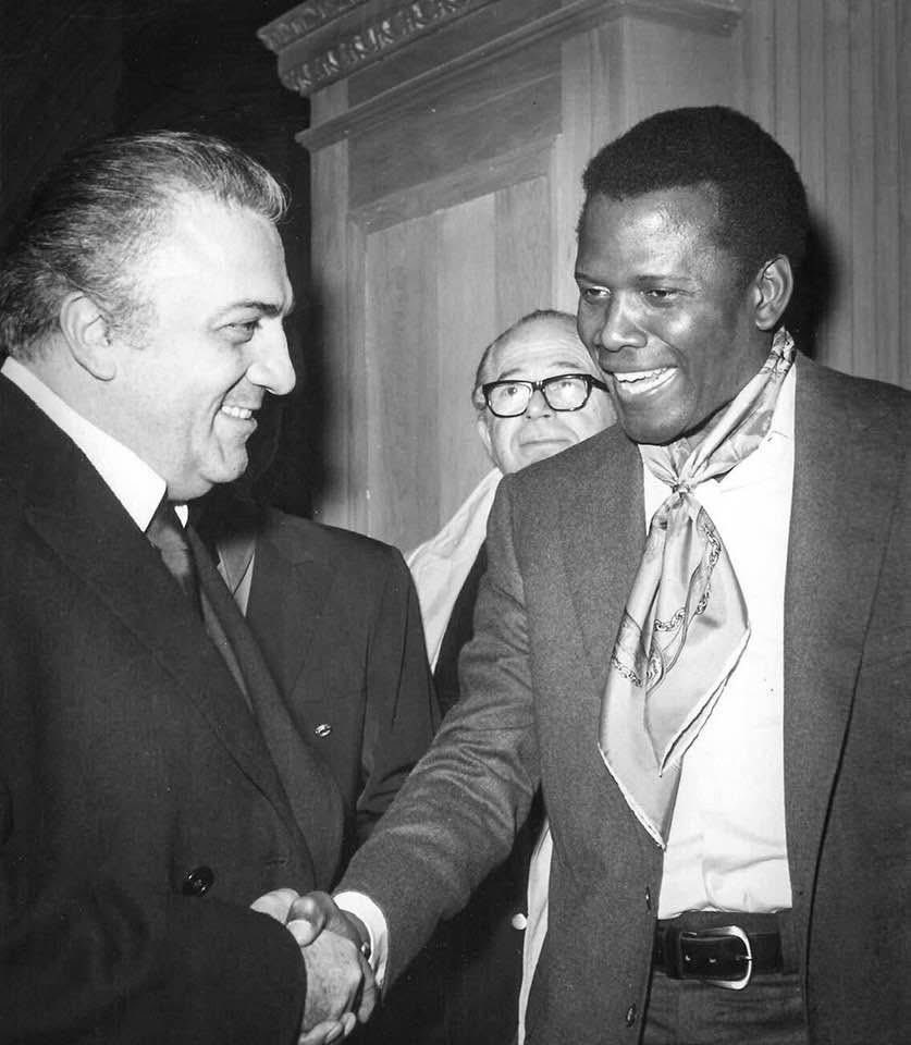 baileymarkham's tweet image. Federico Fellini, Sidney Poitier #botd, and Billy Wilder at the American Film Institute Conservatory in Beverly Hills, 1970. Incredible photo. #classicstars #filmdirector