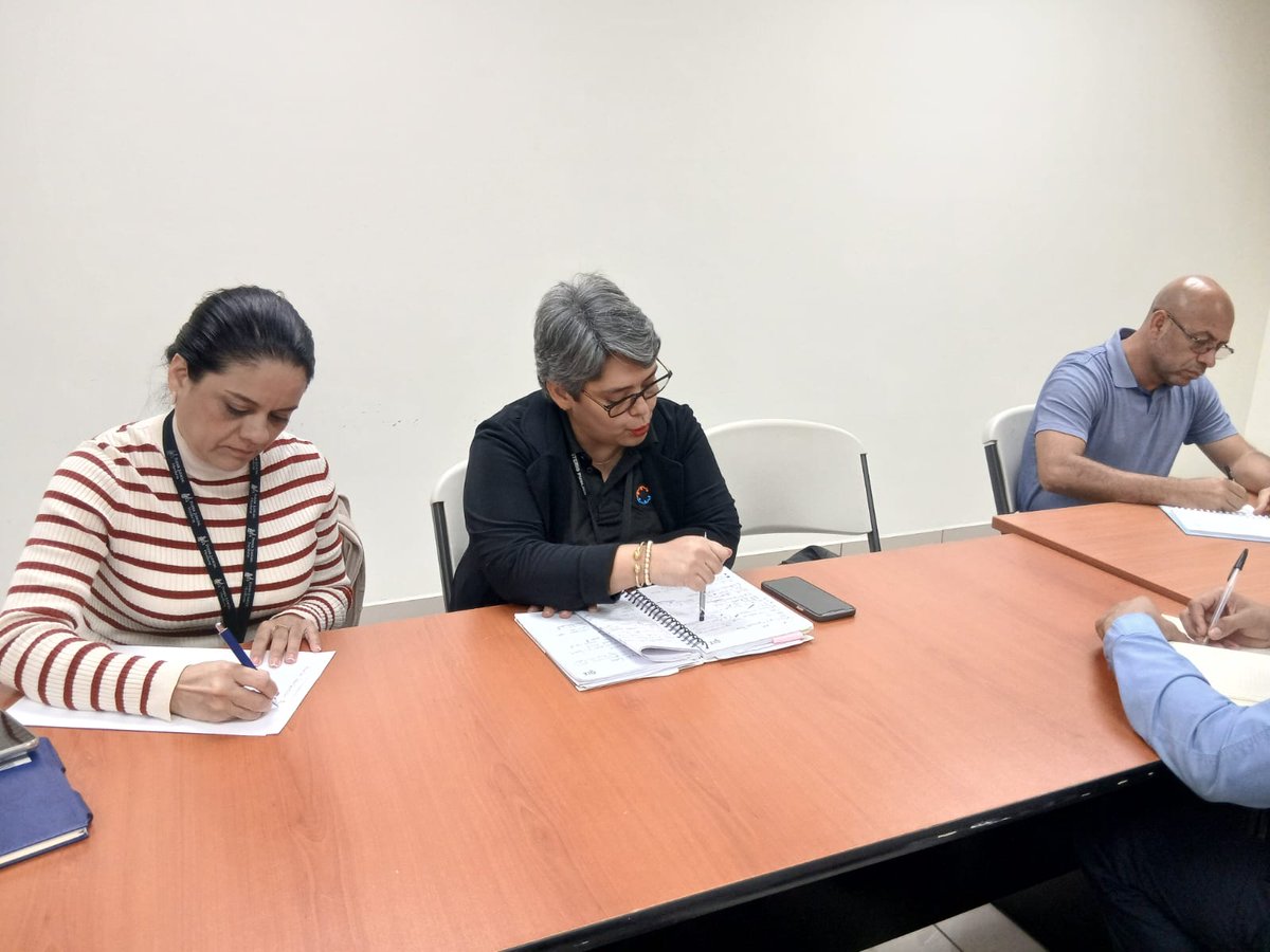 PJdeHonduras's tweet photo. Operadores de Justicia, integrantes de la Sub-Comisión Interinstitucional de Justicia Penal, sostuvieron importante reunión de trabajo, con el objetivo de unir esfuerzos para el fortalecimiento del Centro Integrado de Trabajo de Justicia Penal de esta ciudad, siendo el #CEIN, la instancia judicial referencia a nivel nacional por sus resultados exitosos al servicio de los usuarios de las instituciones que lo integran.