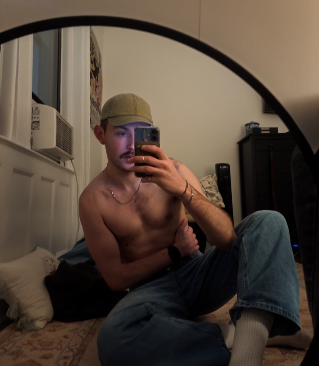 Heeeere’s JOHNNY tweet media