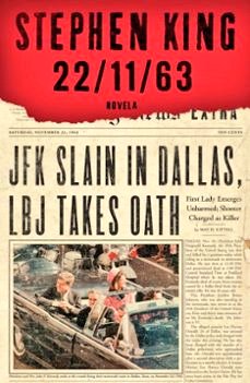 📖 Esta novela es una joya que puedes leerte de una sin pausas para volver a tu mundo real. Es una historia de viajes en el tiempo pero llevada a lugares inimaginables con parámetros tan innovadores y perturbadores que solo pueden ser obra de la mente de Stephen King.