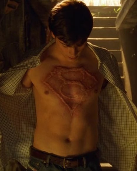 clarkarchive's tweet photo. just give me a man with the type of body of tom welling https://t.co/VXqtyAu46l