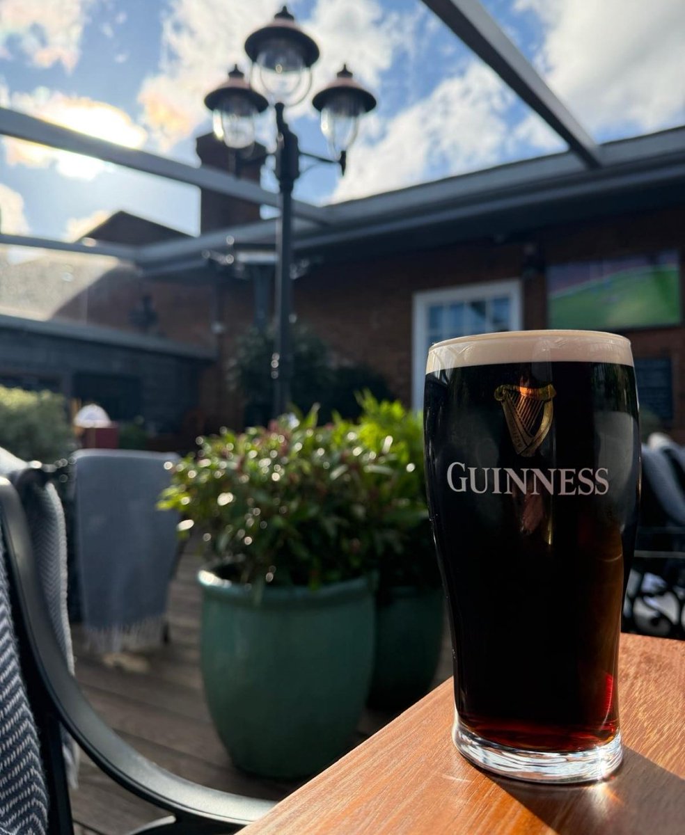 tellersarms's tweet photo. Today's games 🏈

🏴󠁧󠁢󠁥󠁮󠁧󠁿 England vs 🇮🇪  Ireland 2.10pm 

🏴󠁧󠁢󠁷󠁬󠁳󠁿 Wales  vs 🏴󠁧󠁢󠁳󠁣󠁴󠁿 Scotland 4.40pm

Tomorrow's games 

🇫🇷 France vs 🇮🇹 Italy 3.10pm 

Book through the link in our bio or pop up to our roof covered terrace (depending on the weather ☀️), over a dozen walk in tables 🍻 https://t.co/yyevqcuHgk