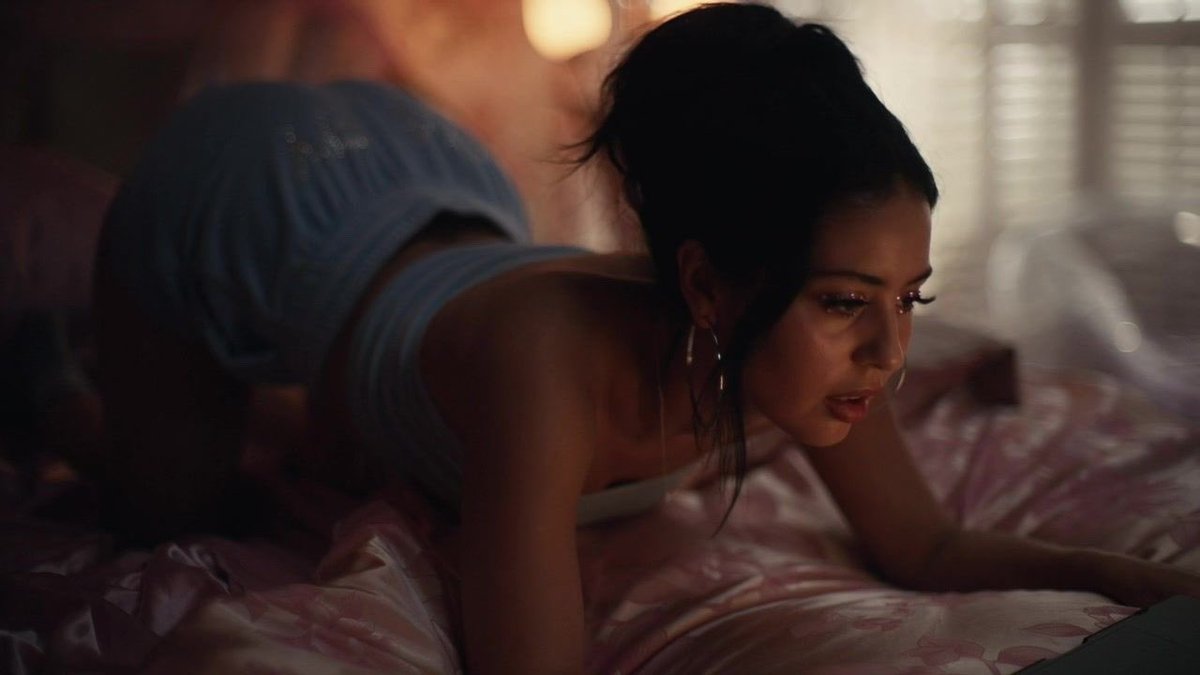 cinepinkx's tweet image. alexa demie in euphoria.
