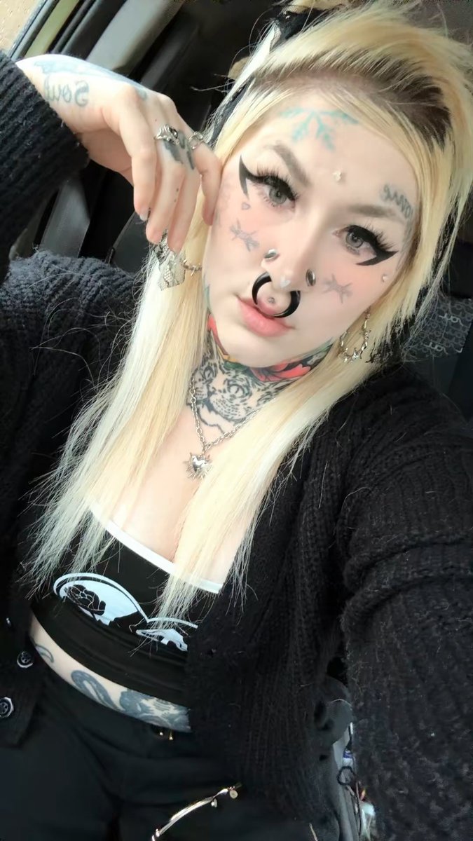 24k Gold Labubu (@fucking_kristen) on Twitter photo 