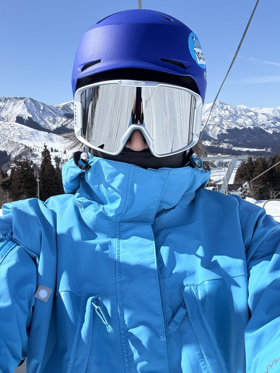 manabu_blue_sky's tweet photo. 本日は新潟県の石打丸山スキー場
ガンホーモンスターパイプでハーフパイプの練習
雲ひとつ無い青空、気持ちいいね〜😊
空と同化出来そうだ😆
#石打丸山スキー場
@ishiuchi_IM
#ガンホーモンスターパイプ
#スノーボード
#ハーフパイプ
#playdesign https://t.co/WvCUPY07dQ